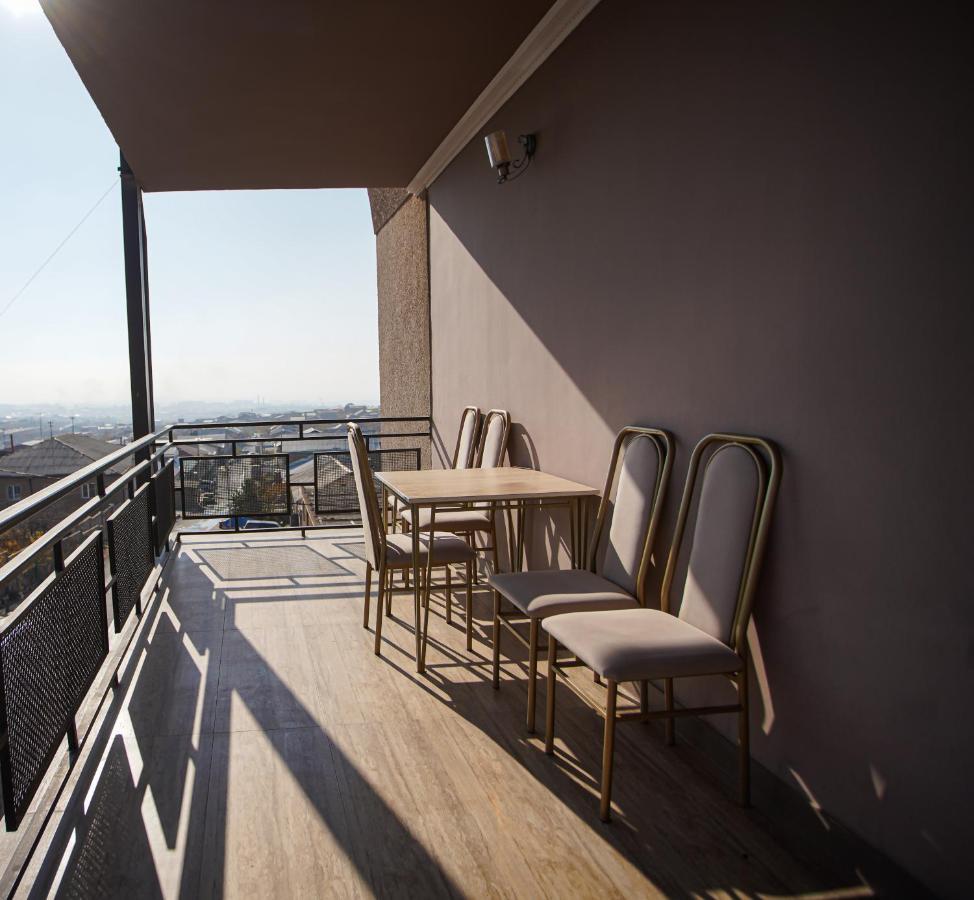 Decca Hotel Yerevan Exterior foto