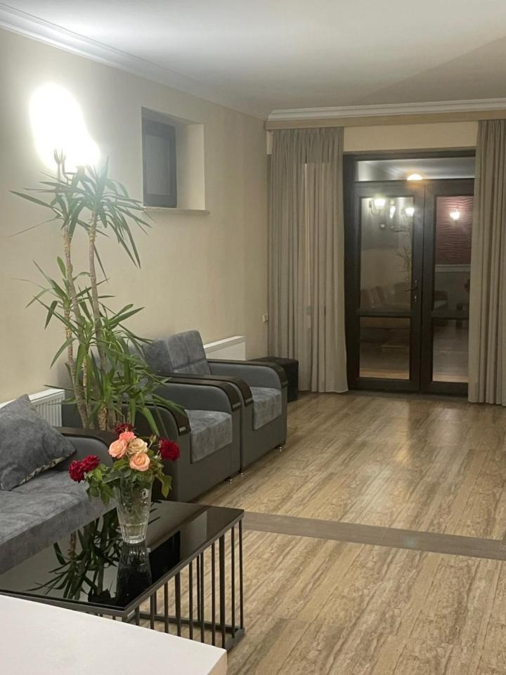 Decca Hotel Yerevan Exterior foto