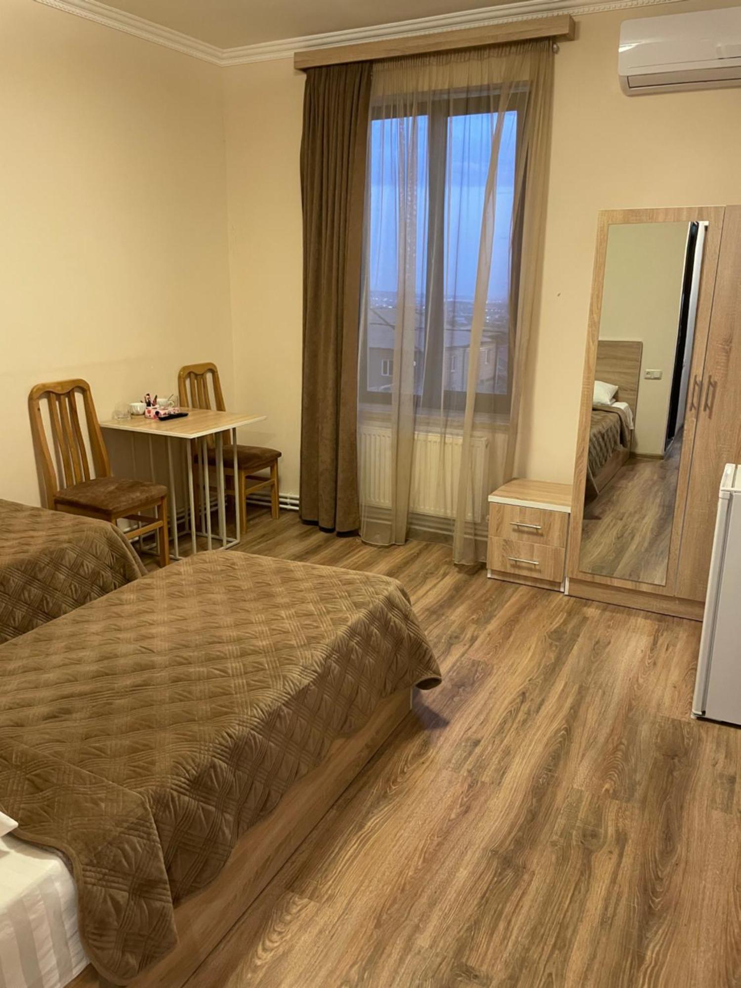 Decca Hotel Yerevan Exterior foto