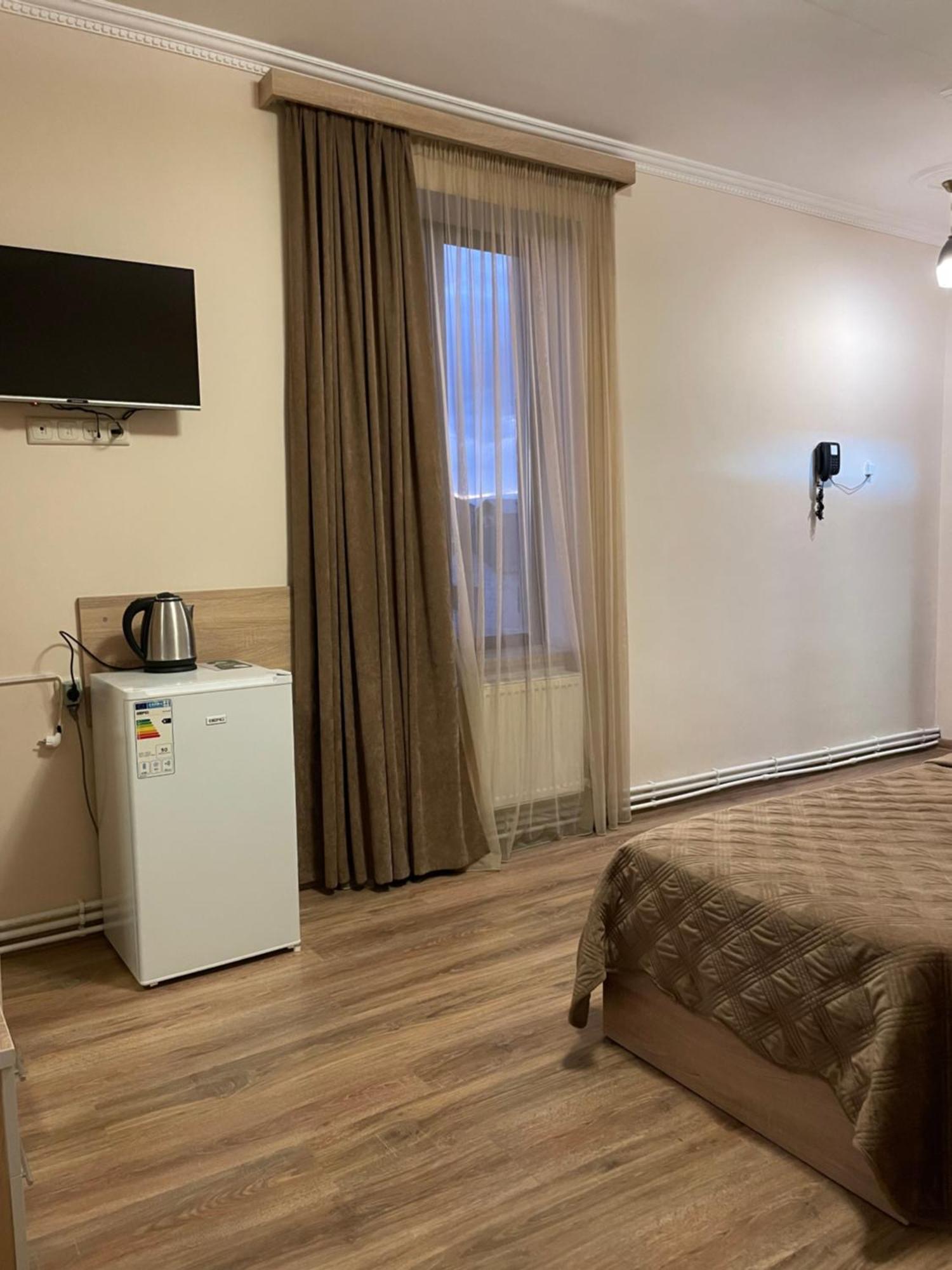 Decca Hotel Yerevan Exterior foto